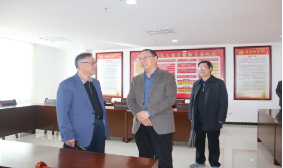 省委常委、省總工會主席馬吉孝等一行蒞臨青海物產(chǎn)集團公司視察，調(diào)研指導道路貨運企業(yè)建會、貨運司機入會等工作